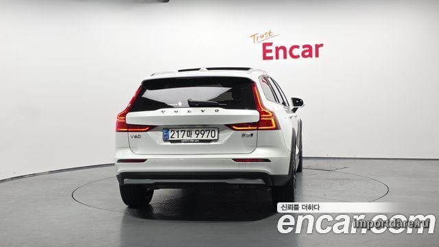VOLVO V60 CROSS COUNTRY 2023 — 23 884 км, белый, Корея — под ключ — фото 4