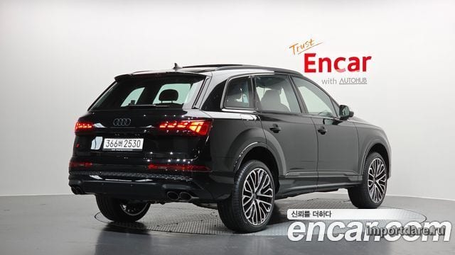 Audi Sq7 сбоку