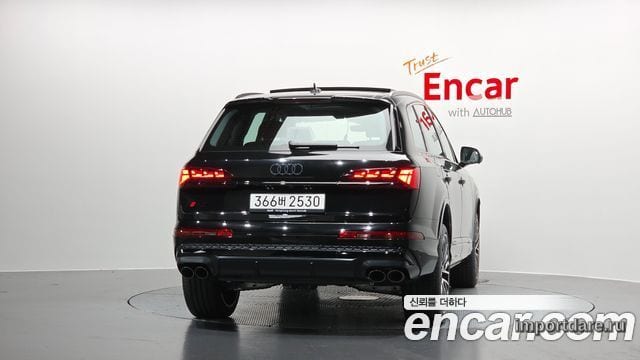 Audi Sq7 сзади