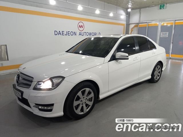 MERCEDES-BENZ C-CLASS W204 2013 — 156 000 км, белый, Корея — под ключ — фото 2