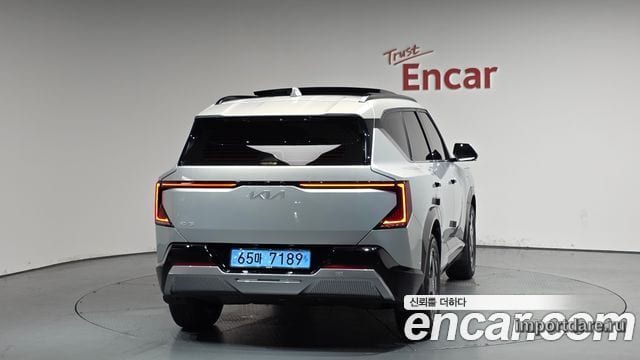 KIA EV5 2026 — 16 835 км, серебристо-серый, Корея — под ключ — фото 4
