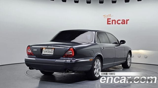 Jaguar Xj-8 сбоку