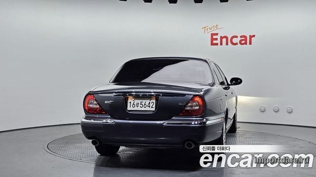 Jaguar Xj-8 сзади