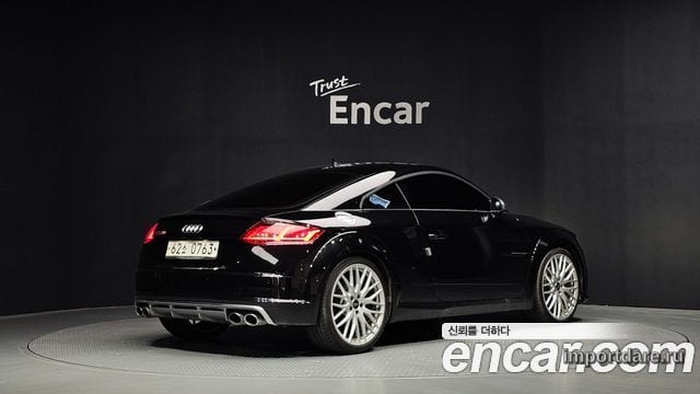 Audi Tts сбоку