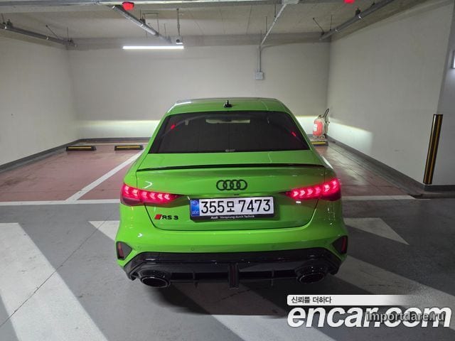 Audi RS3 сзади