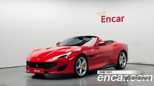 Ferrari Portofino сбоку
