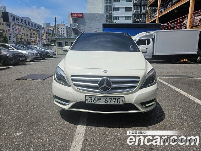 MERCEDES-BENZ B-CLASS W246 2015 — 188 041 км, белый, Корея — под ключ — фото 2