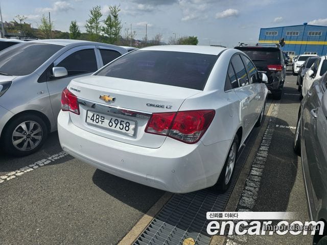 Chevrolet Lacetti Premier сбоку