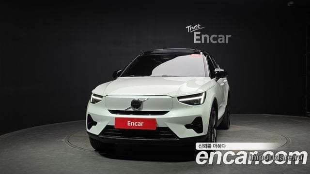 Volvo Xc40 Recharge интерьер