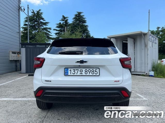 Chevrolet Trax Crossover сзади