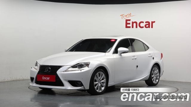 Lexus Is250 спереди