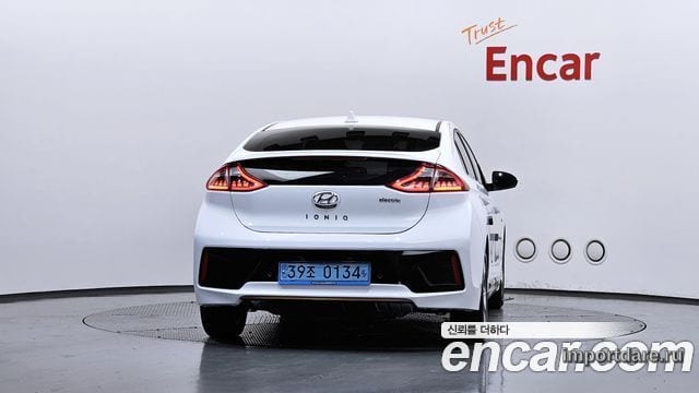 HYUNDAI IONIQ ELECTRIC 2019 — 130 662 км, белый, Корея — под ключ — фото 4