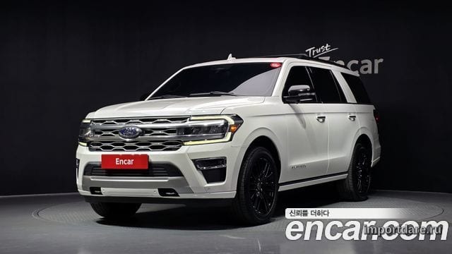 Ford Expedition спереди