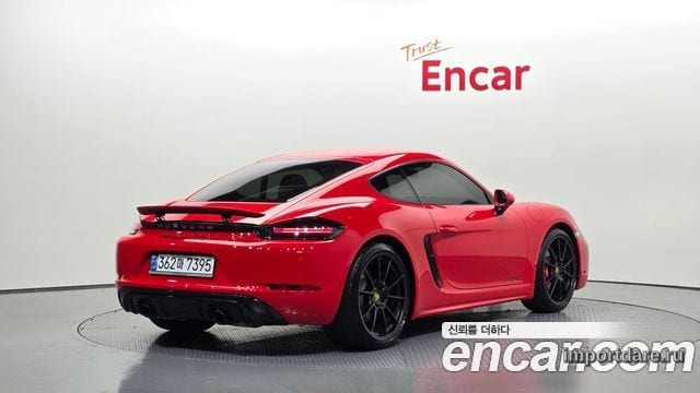 Porsche 718 Cayman сбоку