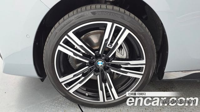 BMW I7 2025 — 28 799 км, светло-серебристый, Корея — под ключ — фото 5