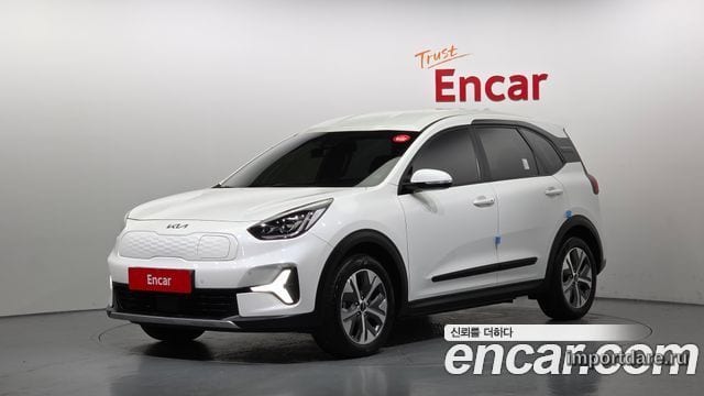 Kia Niro Plus спереди