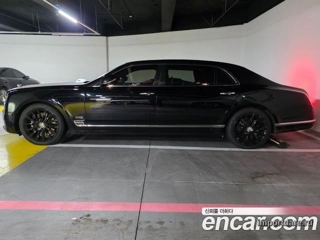 Bentley Mulsanne сзади