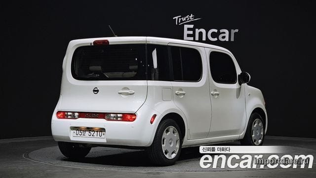 Nissan Cube сбоку