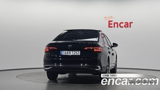 Volkswagen Jetta сзади