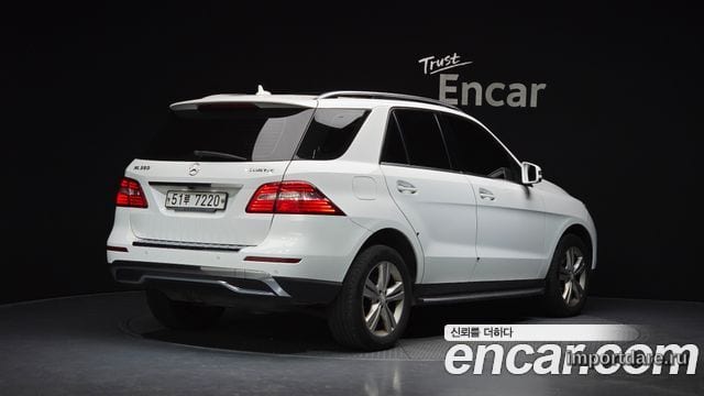 Mercedes-Benz M-Class сзади