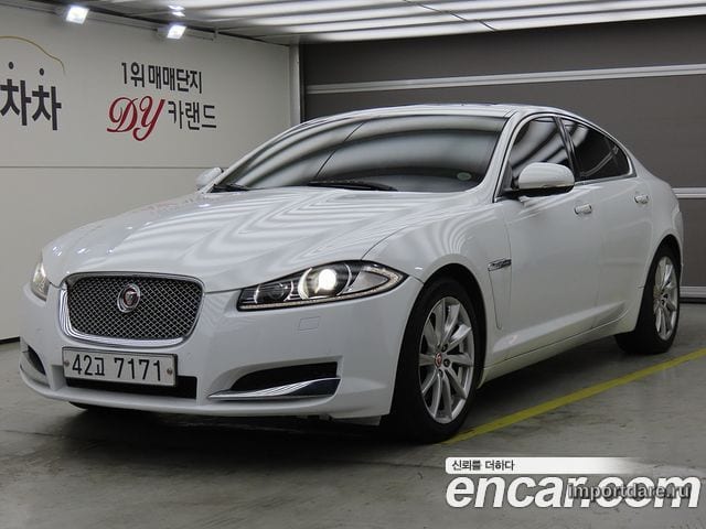 Jaguar New XF 2015