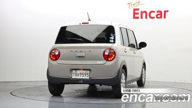 Suzuki Alto сзади