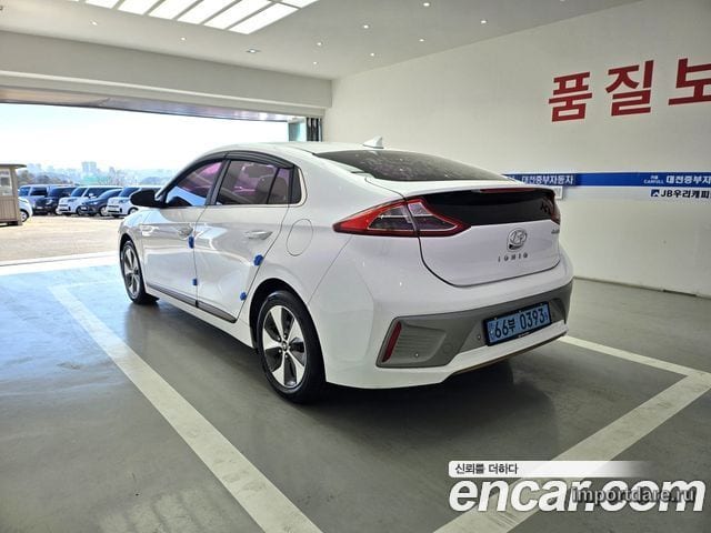HYUNDAI IONIQ ELECTRIC 2017 — 98 765 км, белый, Корея — под ключ — фото 5