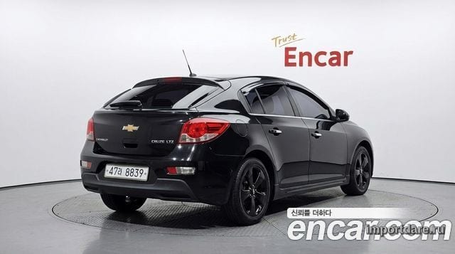 Chevrolet Cruze сбоку
