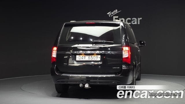 Chrysler Grand Voyager сзади
