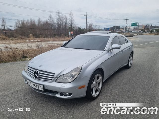 MERCEDES-BENZ CLS-CLASS W219 2005 — 140 000 км, серебристый, Корея — под ключ — фото 1