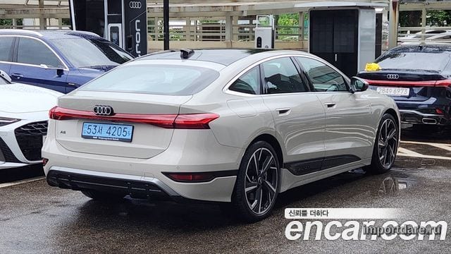 Audi A6 E-Tron сбоку