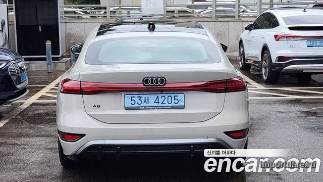 Audi A6 E-Tron сзади