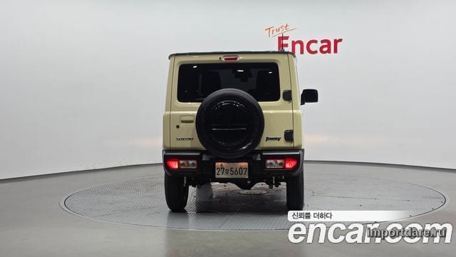 Suzuki Jimny сзади