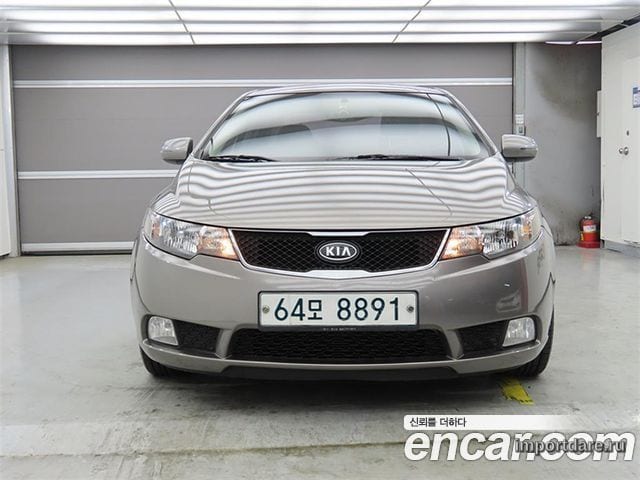 Kia Forte сбоку