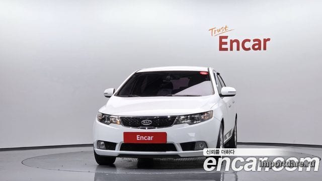 Kia Forte Hatchback интерьер