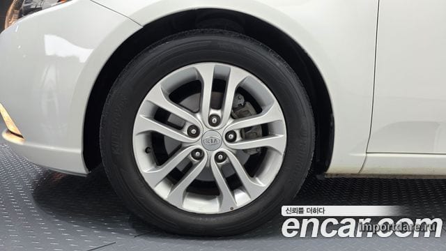 Kia Forte Hatchback детали