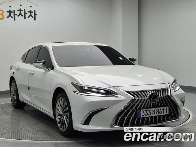 LEXUS ES300H 2026 — 1 623 км, белый, Корея — под ключ — фото 2