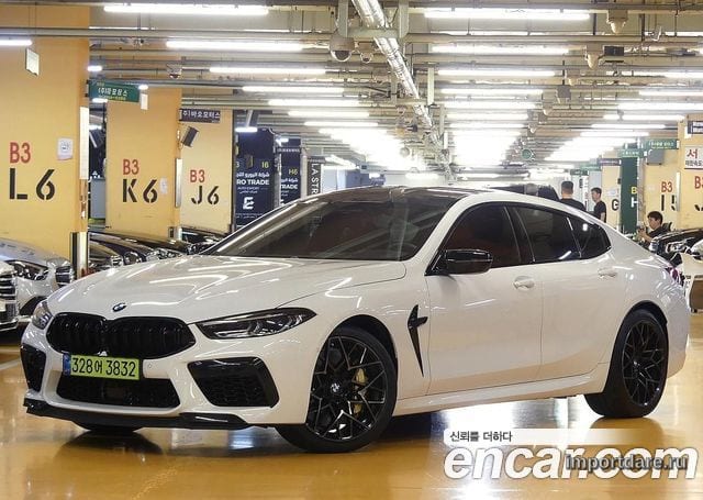 BMW M8 спереди