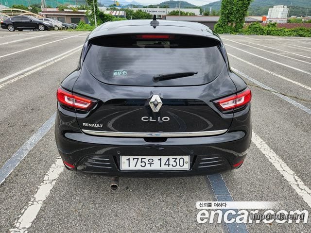 Renault Korea Clio сзади