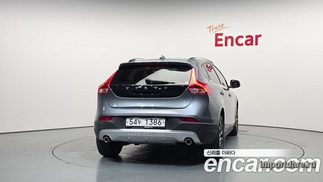VOLVO V40 CROSS COUNTRY 2019 — 85 307 км, серый, Корея — под ключ — фото 4