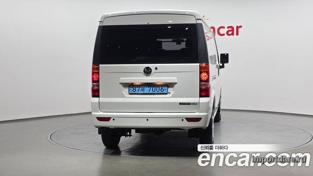 Dfsk C35 сзади
