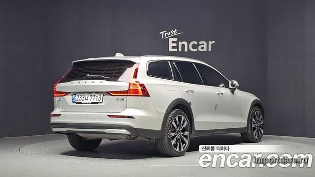 VOLVO V60 CROSS COUNTRY 2024 — 34 994 км, серебристый, Корея — под ключ — фото 2