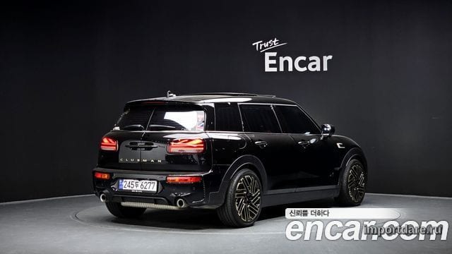 Mini Cooper S Clubman спереди