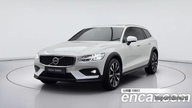 VOLVO V60 CROSS COUNTRY 2023 — 25 931 км, белый, Корея — под ключ — фото 1