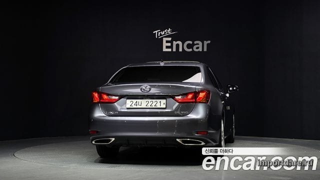 Lexus GS350 сзади
