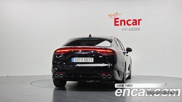 Kia Stinger сзади