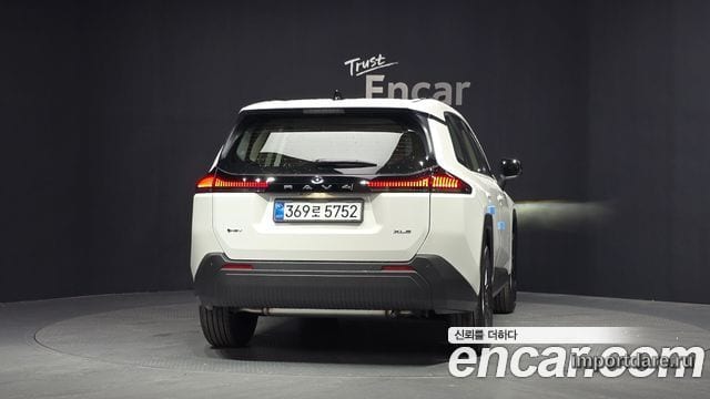 Toyota RAV4 сзади
