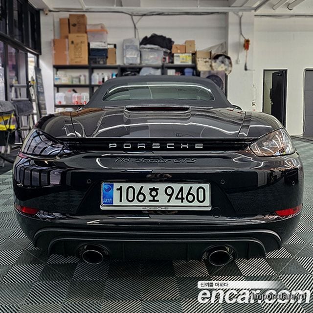 Porsche 718 спереди