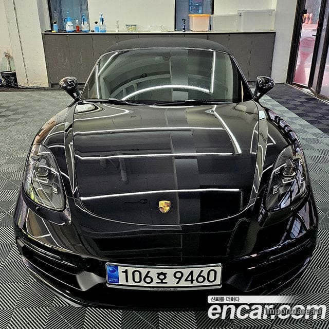 Porsche 718 сзади