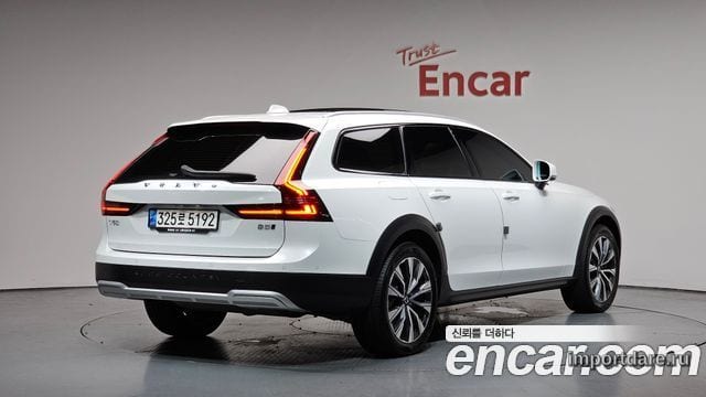 VOLVO V90 CROSS COUNTRY 2021 — 42 877 км, белый, Корея — под ключ — фото 1